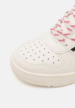 Friboo Sneakers Hoog - Off White -Aanbiedingen Kleding Trend Winkel 0aa73f259caf4fc9b6e9578882fa4b11