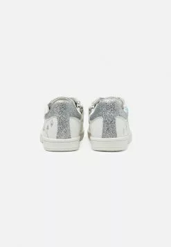 Friboo Disney Frozen Elsa - Sneakers Laag - White 8 Friboo Disney Frozen Elsa - Sneakers Laag - White -Aanbiedingen Kleding Trend Winkel 0e48b488ba6246888f99c29543567ec5