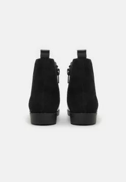 Friboo Leather - Korte Laarzen - Black -Aanbiedingen Kleding Trend Winkel 170d1ee12c8b49e9a12d4c5c65ba0d99