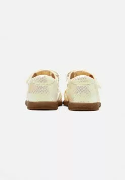 Friboo Sandalen - White -Aanbiedingen Kleding Trend Winkel 1ddaf3d4d51948fca8d49c6ebb8440d4