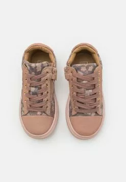 Friboo Sneakers Laag - Light Pink -Aanbiedingen Kleding Trend Winkel 41c074c2b011408aad6ea55f2680630d