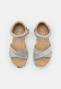 Friboo Holographic Leather - Sandalen - Silver -Aanbiedingen Kleding Trend Winkel 41c6a42746674ce0aa1e4b078fb79ccc