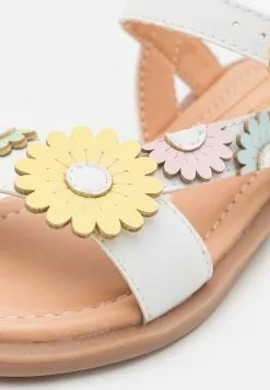 Friboo Sandalen - White -Aanbiedingen Kleding Trend Winkel 4d01f4e7da7c4206871875b26a1e1a95