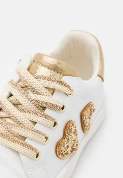 Friboo Sneakers Laag - White -Aanbiedingen Kleding Trend Winkel 5505164fde1945d49682ed81821a514c