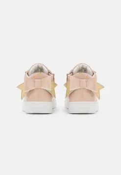Friboo Sneakers Hoog - Beige -Aanbiedingen Kleding Trend Winkel 6a0d76a04b05400d8dc7a5709372d7c9