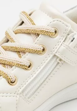 Friboo Sneakers Laag - White -Aanbiedingen Kleding Trend Winkel 734c0ffc02eb487e99f7b7d2e7309124