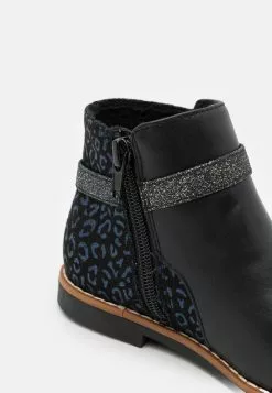 Friboo Korte Laarzen - Black 11 Friboo Korte Laarzen - Black -Aanbiedingen Kleding Trend Winkel 7d767966693e4311a728be103567eb45