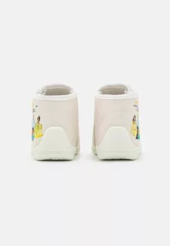 Friboo Disney Princess - Pantoffels - Pink 8 Friboo Disney Princess - Pantoffels - Pink -Aanbiedingen Kleding Trend Winkel 8873b6f7763841de8f79ad20ded559b3