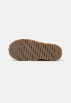 Friboo Disney Princess - Ballerina'S Met Enkelbandjes - Rose Gold-Coloured 10 Friboo Disney Princess - Ballerina'S Met Enkelbandjes - Rose Gold-Coloured -Aanbiedingen Kleding Trend Winkel 8d06b535c2a14da3ad2203a185908749