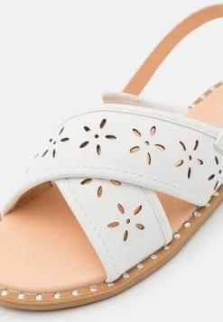 Friboo Sandalen - White -Aanbiedingen Kleding Trend Winkel b9a67facf70a46b8bdd6f90745f5f9f5