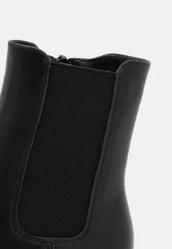 Friboo Korte Laarzen - Black -Aanbiedingen Kleding Trend Winkel d059887d58fc4c228c8a9f1fb5f267eb