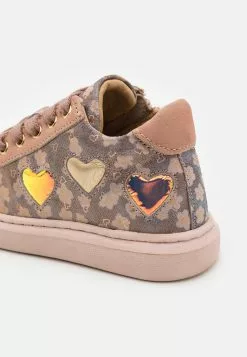 Friboo Sneakers Laag - Light Pink -Aanbiedingen Kleding Trend Winkel de824fe091584f21a5637610b93eb9b2