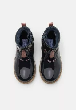 Friboo Korte Laarzen - Dark Blue 9 Friboo Korte Laarzen - Dark Blue -Aanbiedingen Kleding Trend Winkel e416ab76dc904bc8b0ed414e7a07af94