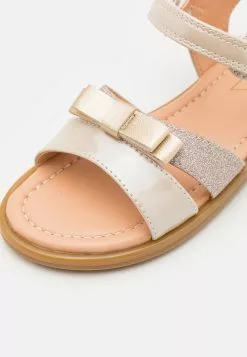 Friboo Sandalen - Off-White -Aanbiedingen Kleding Trend Winkel e89e32880b784ceeb83fba639c15a71b