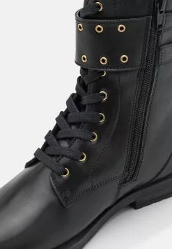 Friboo Leather Booties - Veterboots - Black -Aanbiedingen Kleding Trend Winkel f1b1d30f8aeb4cea9286662c14b9672b