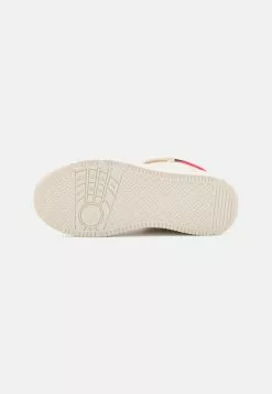 Friboo Sneakers Hoog - Off White -Aanbiedingen Kleding Trend Winkel f666aee1b2cd4631b2ae2d7ce99d73a2