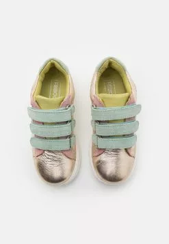 Friboo Leather - Sneakers Laag - Gold 9 Friboo Leather - Sneakers Laag - Gold -Aanbiedingen Kleding Trend Winkel f7c16071ed4f45888ad3dc4f763c9979