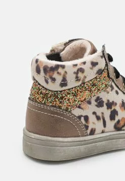 Friboo Sneakers Hoog - Bronze 11 Friboo Sneakers Hoog - Bronze -Aanbiedingen Kleding Trend Winkel fd4157f8e8184f338836a0605c89ba93